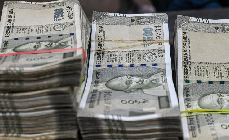 नाइजीरियन नागरिक से मिले दस लाख