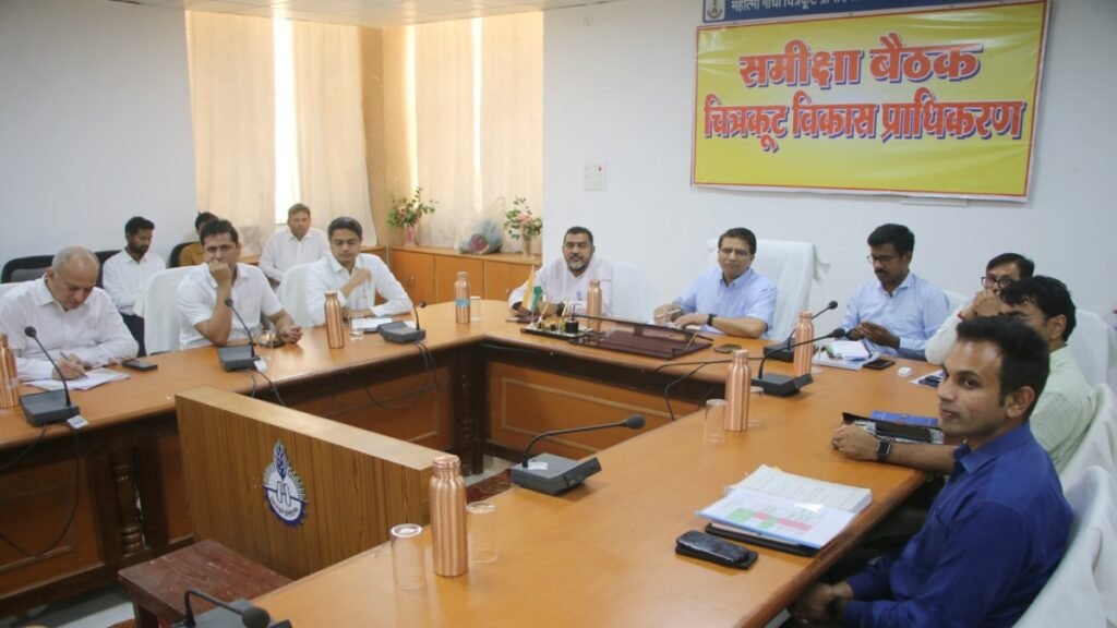 चित्रकूट में पर्यटकों को पानी और जनसुविधा का ख्याल रखो