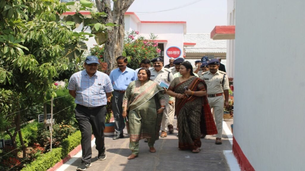 DIG जबलपुर रेंज ने किया केंद्रीय जेल का निरीक्षण