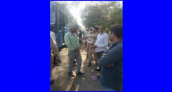 छह बसों पर शिकंजा, चार जप्त, दो पर 45 हजार जुर्माना