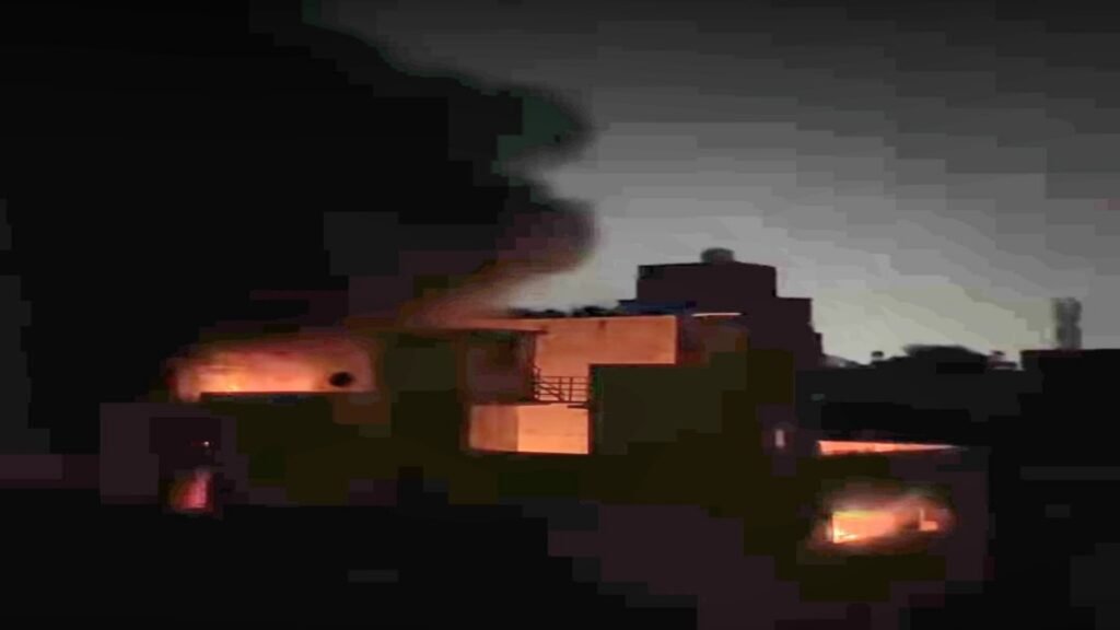 धागे की फैक्ट्री में भीषण आग