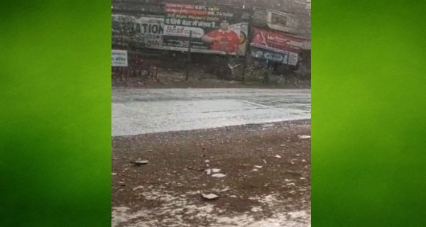 इंदौर में बदला मौसम का मिज़ाज, कई क्षेत्रों में बारिश के साथ गिरे ओले