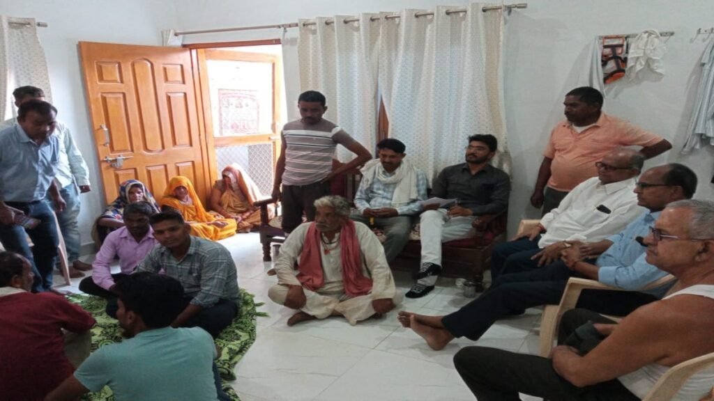 नम आंखों से किसानों का छलका दर्द, मुंह से निवाला छिना, चूल्हे बुझने की कगार पर