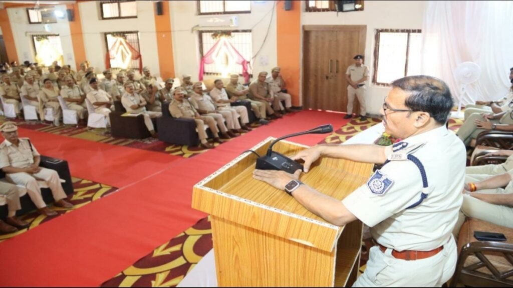 अतिरिक्त पुलिस महानिदेशक शेखर ने ग्वालियर स्थित तीनों वाहिनियों का किया भ्रमण