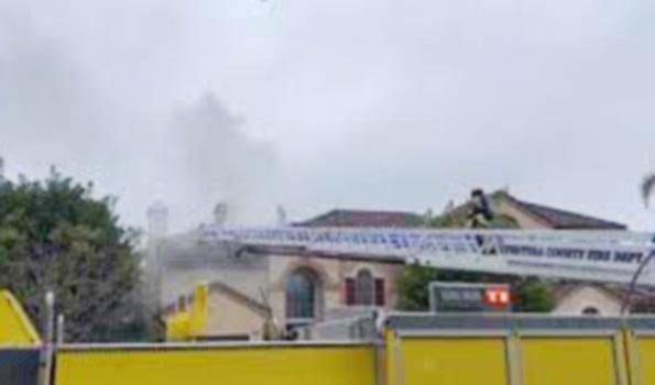 दक्षिणी कैलिफोर्निया के पड़ोस में छोटे विमान दुर्घटना में पायलट की मौत