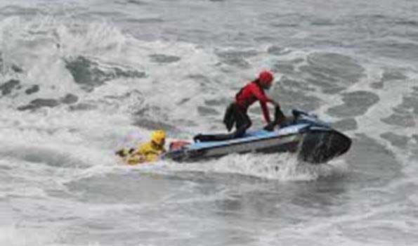 अमेरिका में संदिग्ध तस्करी नाव पलटने से कम से कम तीन लोगों की मौत, नौ लापता