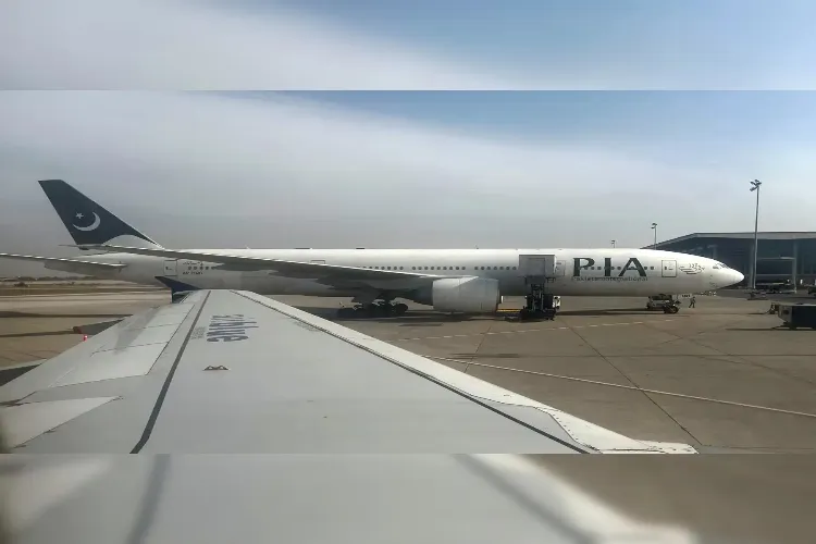 पाकिस्तान ने नागरिक विमानों के लिए अपना हवाई क्षेत्र 48 घंटे के लिए किया बंद