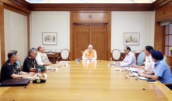 मोदी से मिले एयर चीफ मार्शल ए पी सिंह