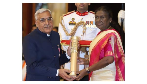 डॉ सन्तराम देशवाल को पद्मश्री पुरस्कार 2025 से नवाजा।