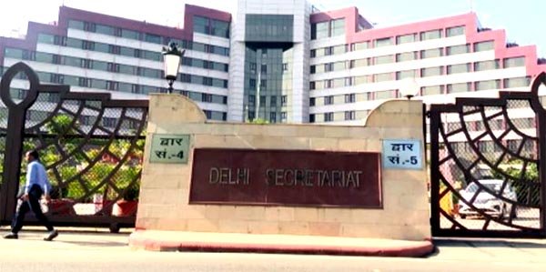 दिल्ली सरकार ने सभी अधिकारियों की छुट्टियां रद की