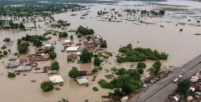 नाइजीरिया में बाढ़ से मरने वालों की संख्या बढ़कर 100 हुई