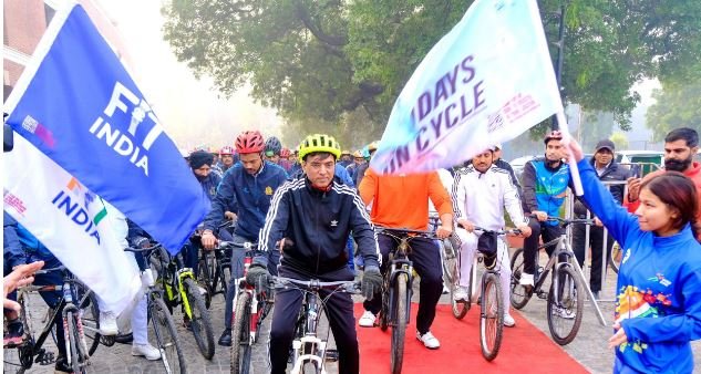 मांडविया ‘फिट इंडिया तिरंगा साइकिल रैली’ का करेंगे
