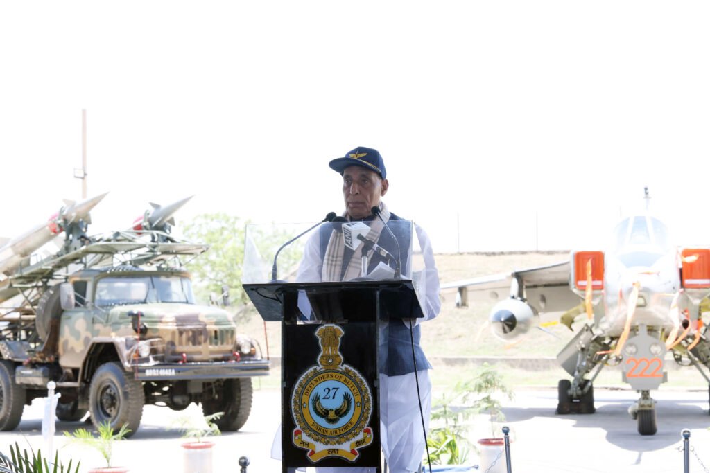 पाकिस्तान के हाइब्रिड और छद्म युद्ध को जड़ से खत्म करके दम लेगा भारत: राजनाथ