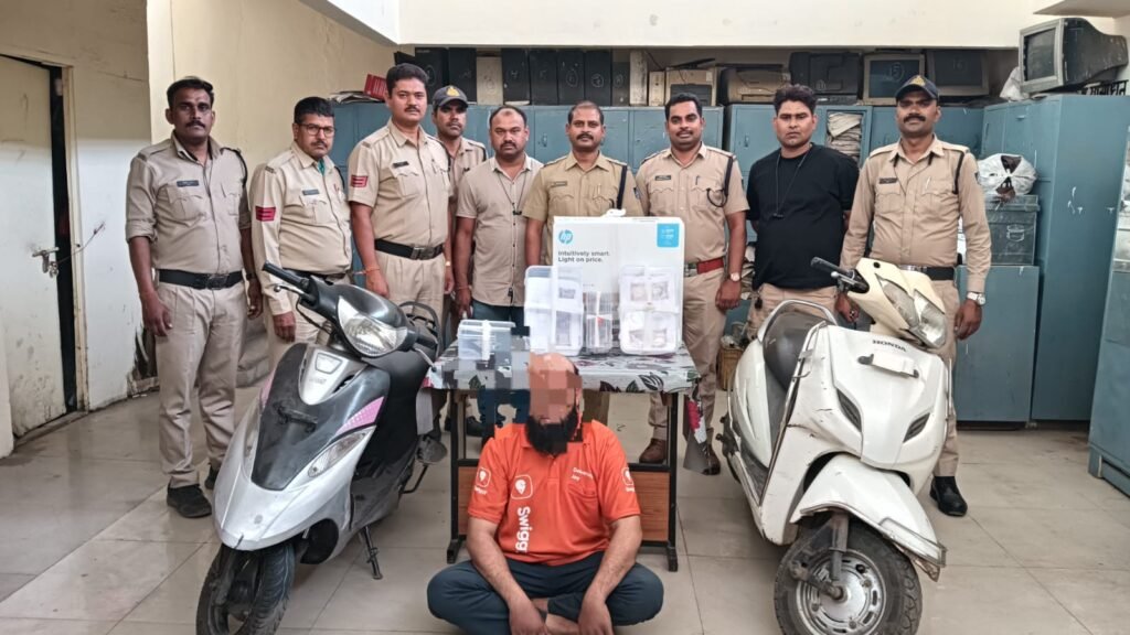 नकली नोटों का सौदागर चोरी के वाहनों के साथ गिरफ्तार 