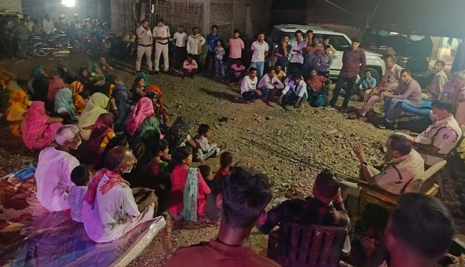 अवैध शराब बिक्री के खिलाफ महिलाओं की शिकायत पर पुलिस ने की धरपकड़
