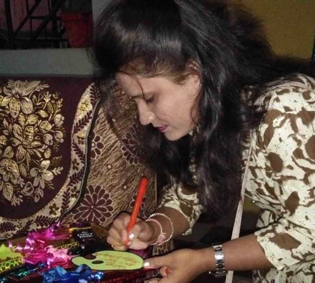 निमाड़ की बेटी आकृति अत्रे के आर्ट ने जीता गुजरात का दिल