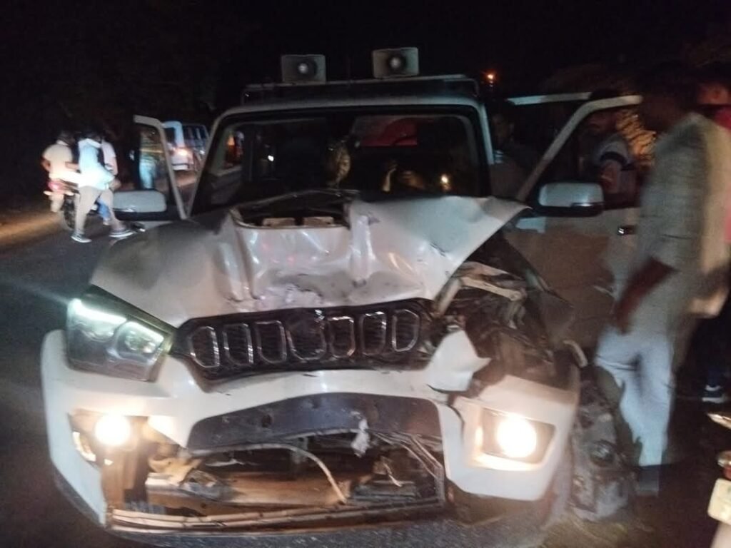 पूर्व मंत्री गिर्राज डंडौतिया सडक़ हादसे में जख्मी