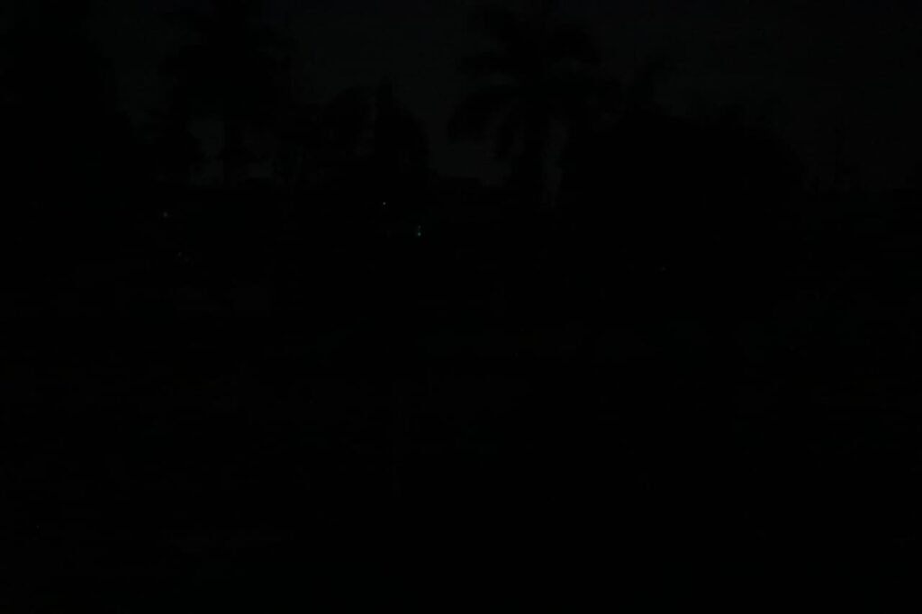 बत्ती बुझाकर देश की एकता के उजाले का दिया संदेश