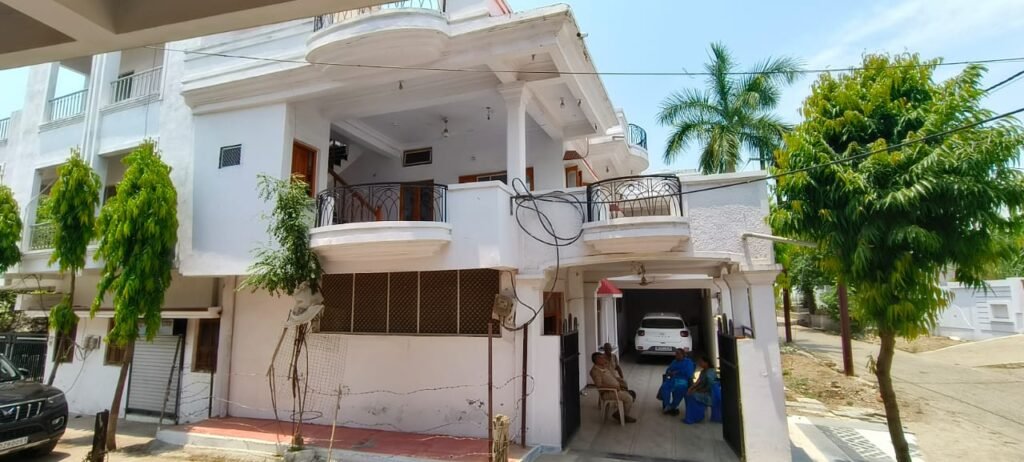 आवास और फैक्ट्री में चली सर्चिंग, 5.5 करोड़ की संपत्ति मिली