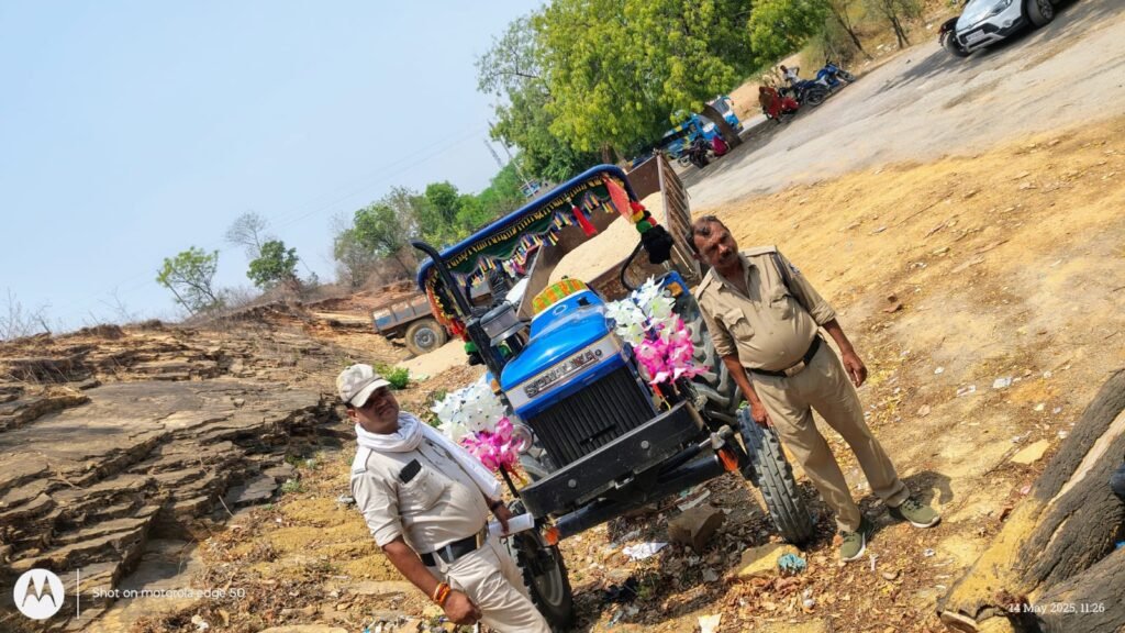 अवैध रेत परिवहन कर रहा ट्रैक्टर जब्त, मामला दर्ज