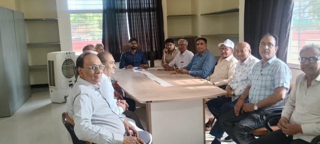 सर्वरोग निदान शिविर का आयोजन 25 को, रेडक्रास ने बैठक की