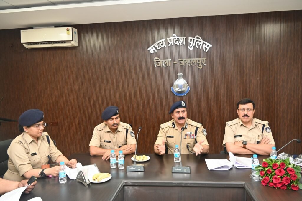 कोताही न बरतें: शिकायतकर्ताओं से अच्छा व्यवहार करें, एडीजीपी