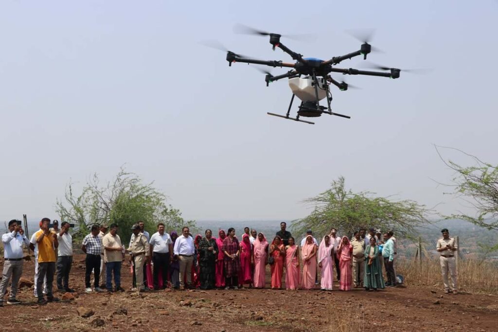 ड्रोन के माध्यम से सीड बॉल्स छिड़काव शुरू 