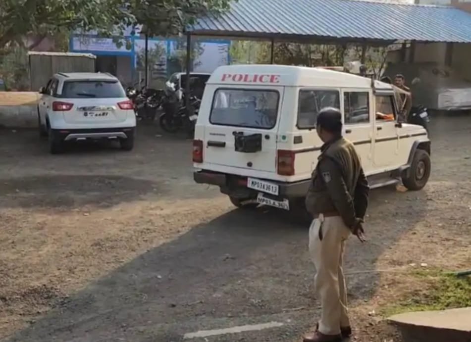 चलते ट्रक में चालक को आया अटैक