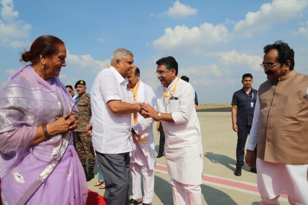 उप राष्‍ट्रपति नई दिल्‍ली रवाना