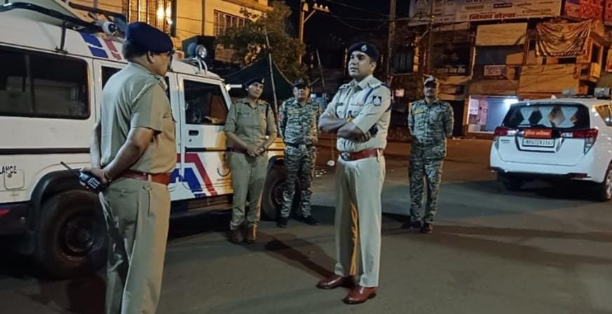 पुलिस अधीक्षक शिवपुरी ने थाना करैरा का आकस्मिक निरीक्षण किया