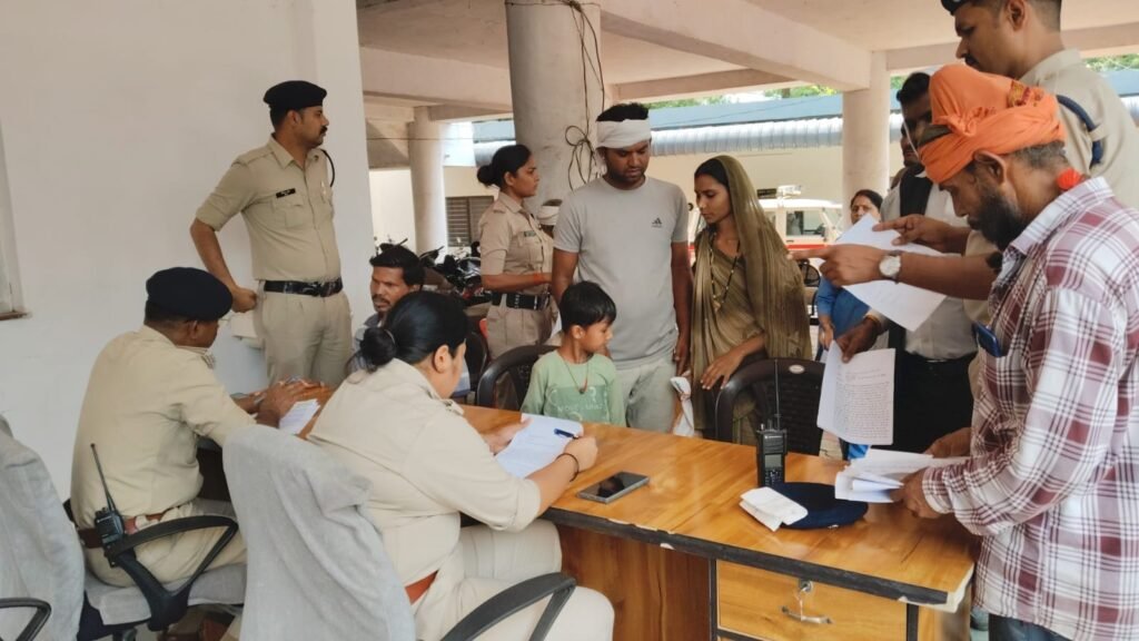 पति 15 दिन से लापता, ढूंढ कर ला दीजिए, पुलिस नहीं कर रही कार्यवाही 