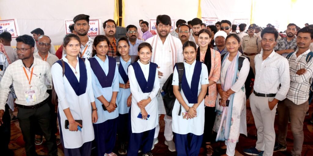 युवा संगम रोजगार मेला, 1000 से अधिक युवाओं को मिला रोजगार