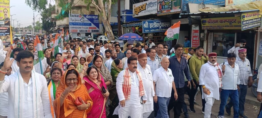 कांग्रेस ने सेना के सम्मान में निकाली जय हिंद यात्रा 