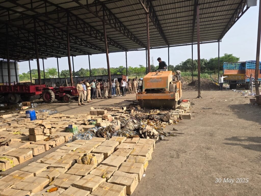 दस हजार लीटर ज़हरीली शराब नष्ट