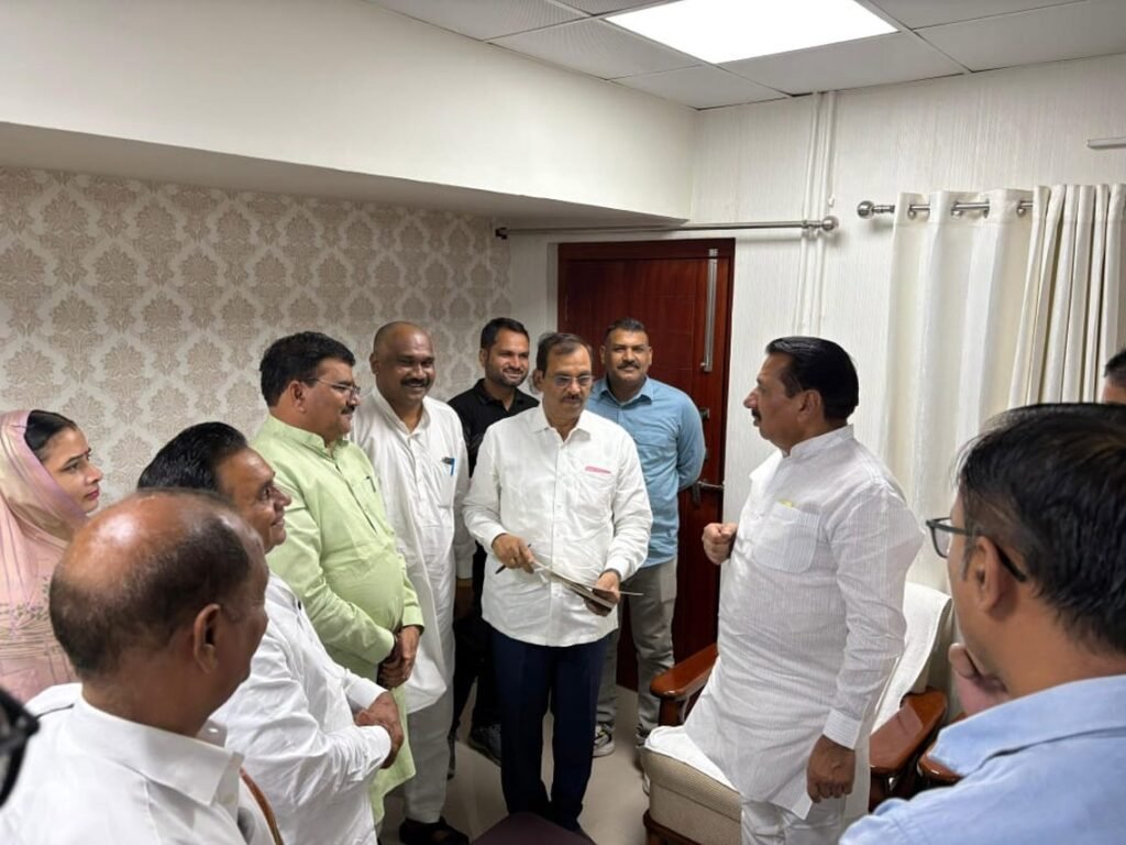 संकट में किसानों के साथ मोहन सरकार और सांसद पाटिल