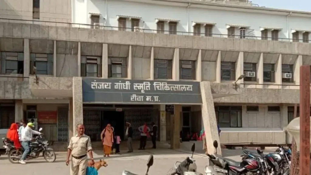 मरीज के अटेंडर को कमरे में बंद कर जूनियर डाक्टर ने पीटा