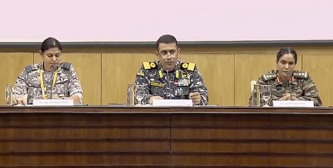 ऑपरेशन सिंदूर में भारत ने तोड़ी पाकिस्तान की कमर, हर दुस्साहस का मुंहतोड़ जवाब देने को तैयार: सेनाएं