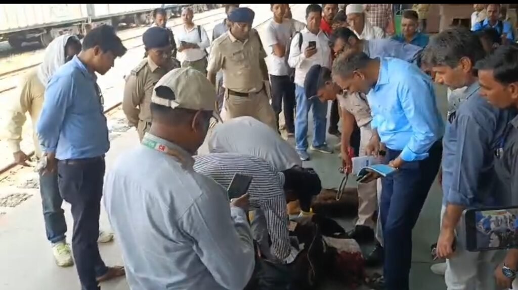 कामायनी में बम की सूचना पर खंडवा में रोकी ट्रेन, अफवाह निकली