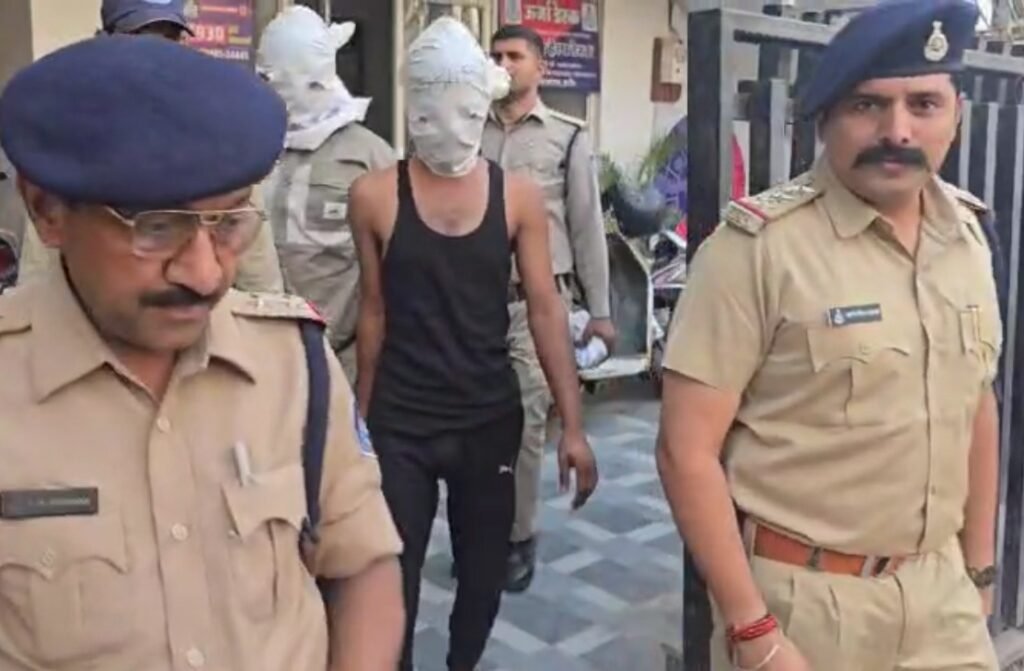 कार से तीन किलो गांजा जब्त, दो गिरफ्तार