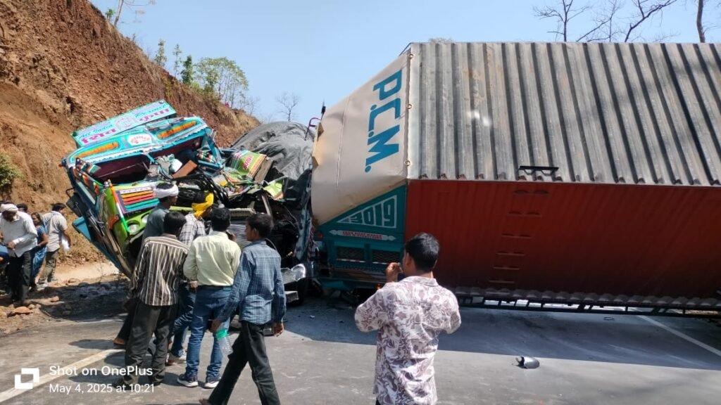 जबलपुर-रायपुर मार्ग पर तीन वाहन टकराए, जाम