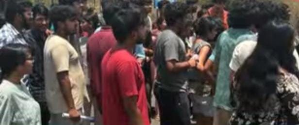 हॉस्टल में जूनियर छात्रा पर निजी पलों के वीडियो बनाकर साझा करने का गंभीर आरोप