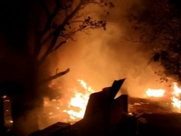 तीन व्यापारियों के गोदाम में आग, फ्रिज, कूलर,सोफे व सोयाबीन राख