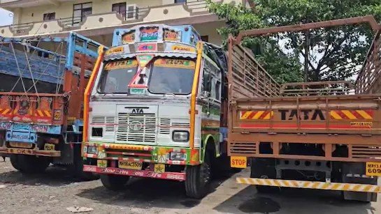 ग्वालियर में 7 हजार ट्रक सेना की सहायता के लिए तैयार, ट्रक ड्राइवरों की छुट्टियां रद्द