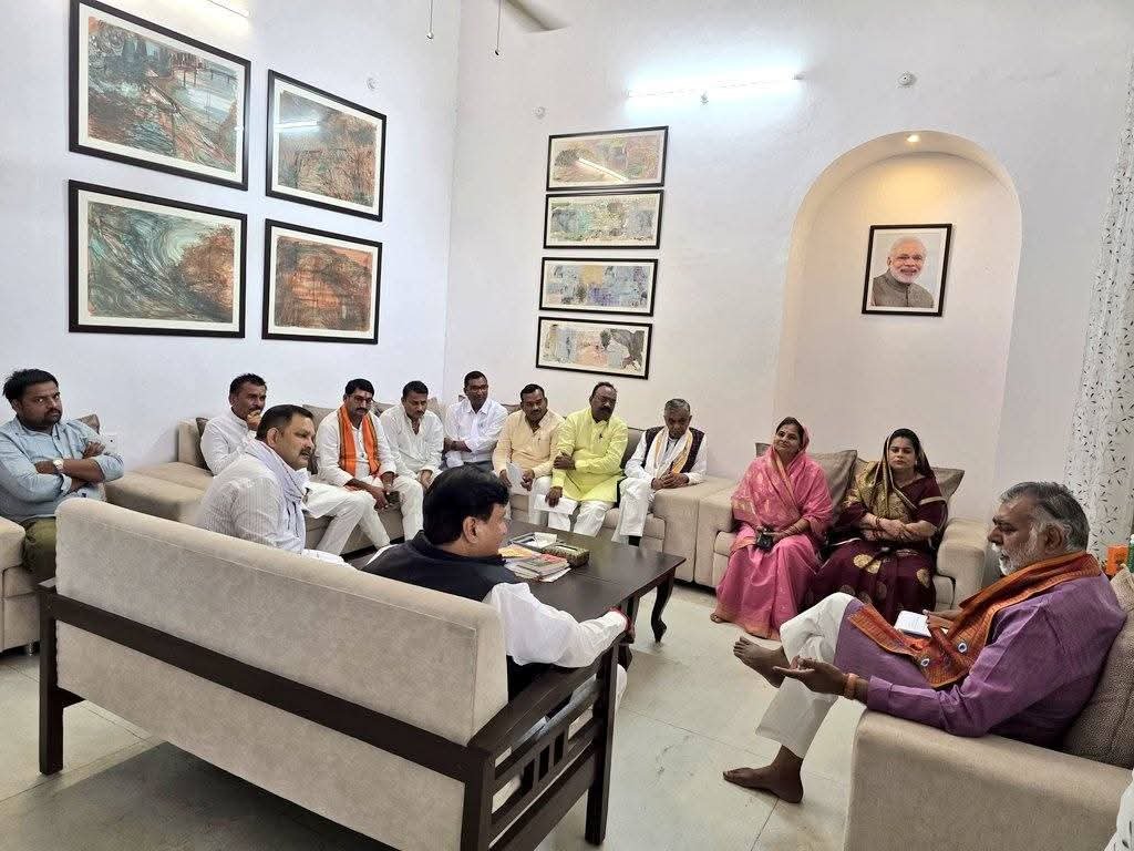 जिला पंचायत में रार; CEO पर भेदभाव के आरोप