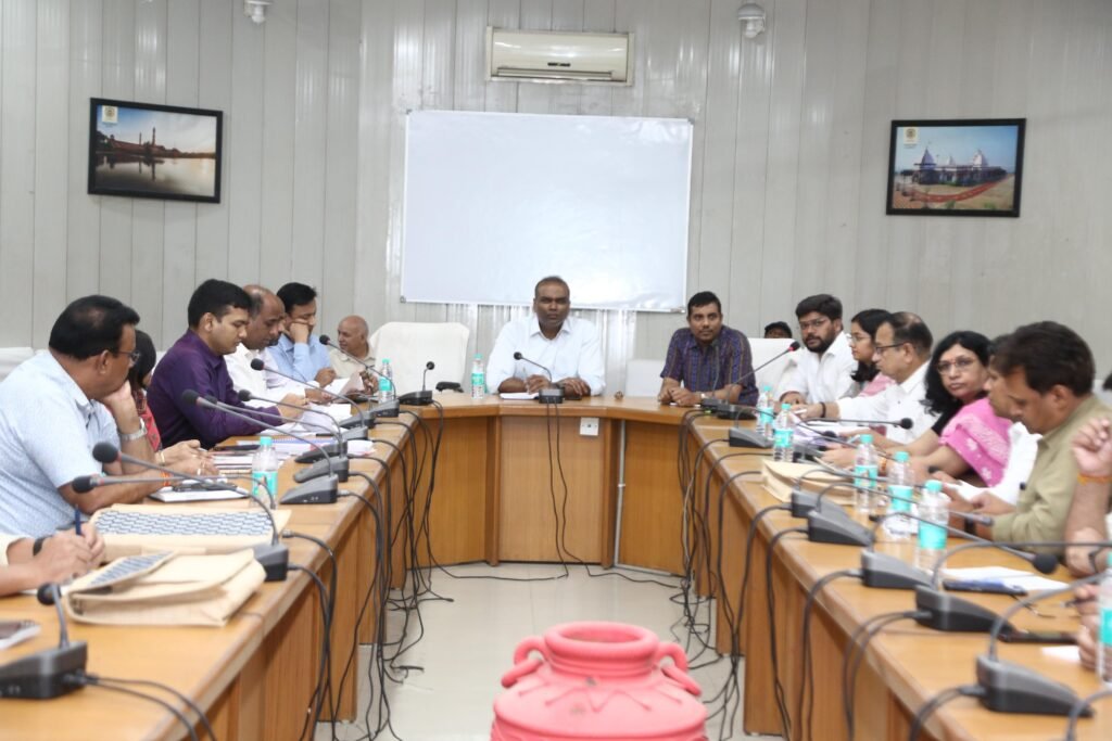 भोपाल मेट्रोपॉलिटन रीजन विकास पर बैठक, समग्र योजना पर जोर