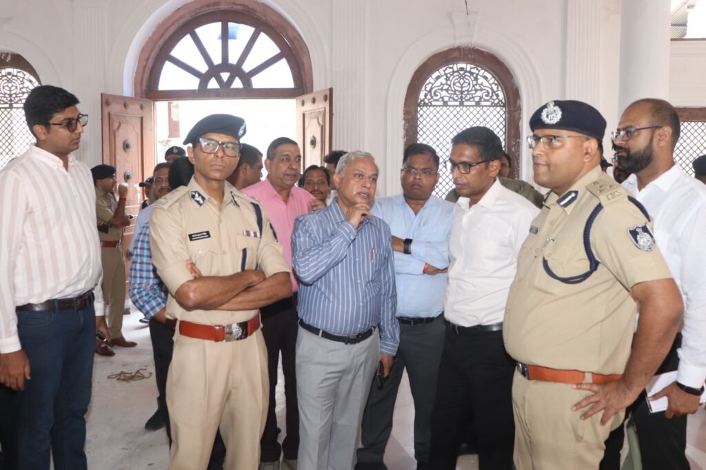 राजबाड़ा के हॉल में होगी बैठक और पहली मंजिल पर भोजन