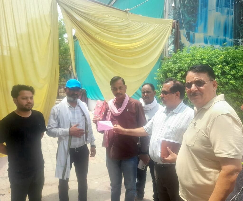 अवैध रूप से चल रहे आधा दर्जन मैरिज गार्डन पर नगर निगम ने जड़ा ताला