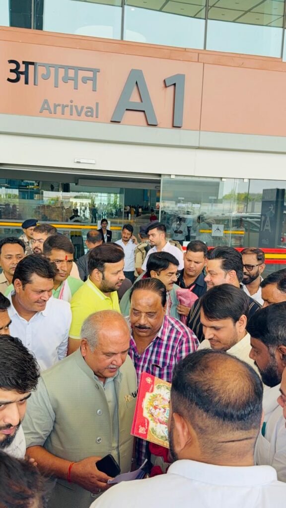 विधानसभा स्पीकर नरेन्द्र सिंह ग्वालियर आए