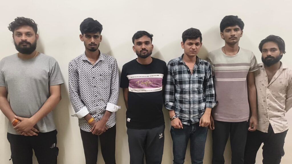 आईएएस व आईपीएस की तैयारी कर रहे छात्र चला रहे सट्टा