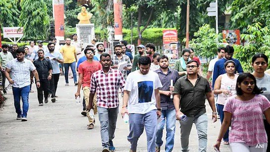 सिविल सेवा प्रारंभिक परीक्षा शुरू, 30 केन्द्रों पर हो रहा एग्जाम